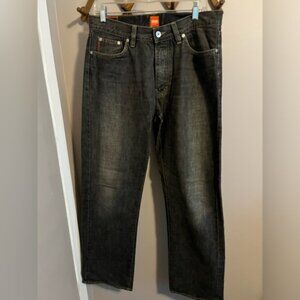 Hugo Boss denim black washed colourway perfect worked in 33X32 zipper fly